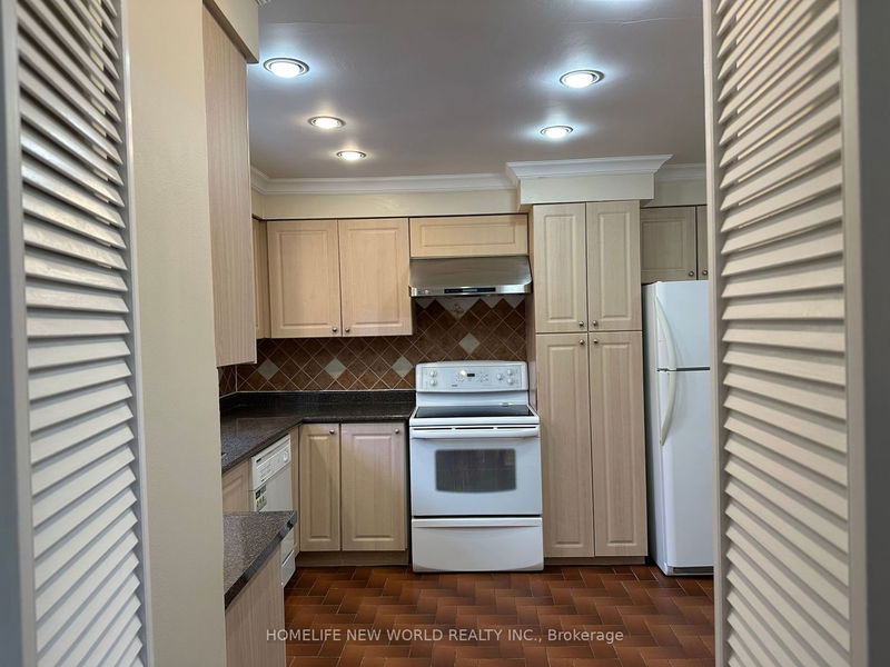 Preview image for 33 Yatesbury Rd, Toronto