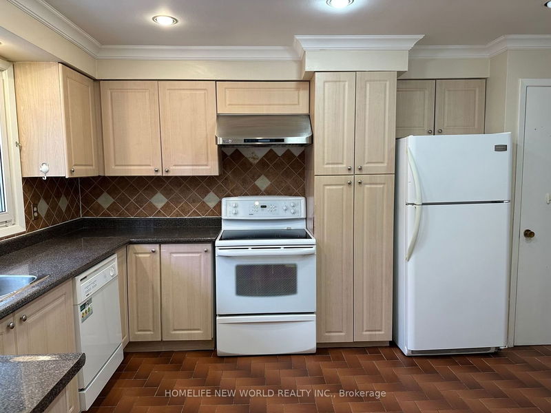 Preview image for 33 Yatesbury Rd, Toronto