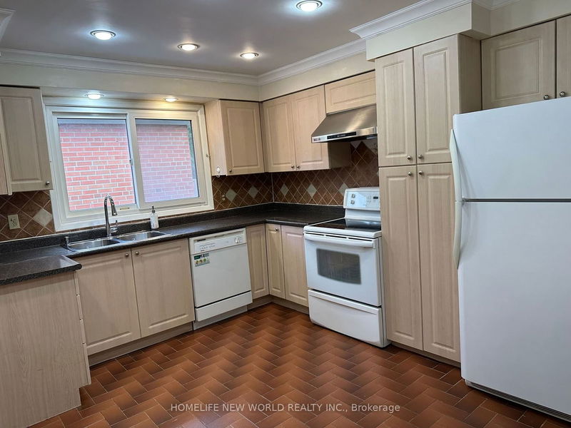 Preview image for 33 Yatesbury Rd, Toronto