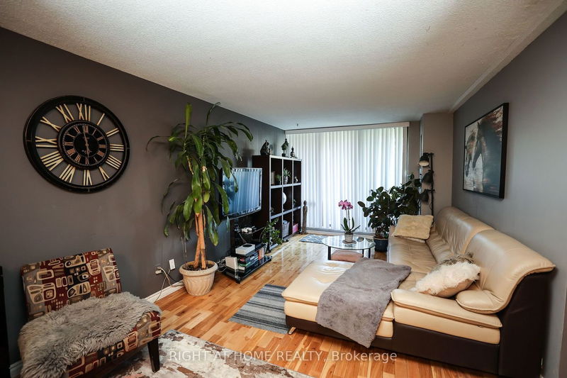 Preview image for 10 Tangreen Crt #506, Toronto