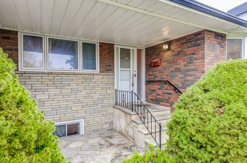 Preview image for 34 Shaunavon Hts Cres, Toronto
