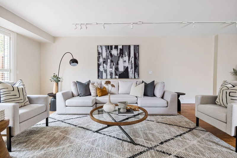 Preview image for 667 Hillsdale Ave E, Toronto