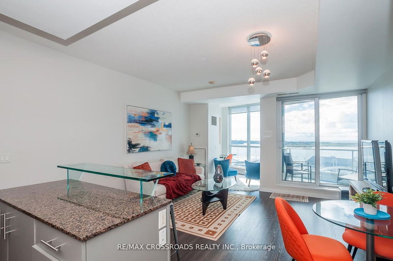 Preview image for 218 Queens Quay Way #1011, Toronto