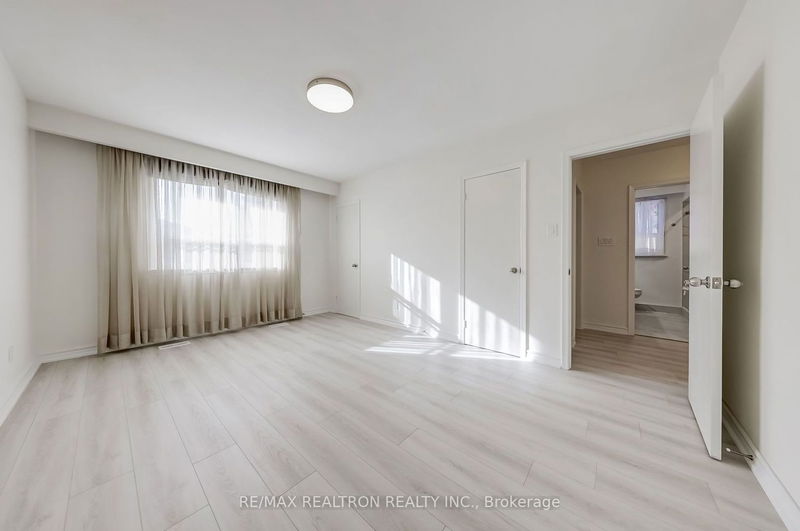 Preview image for 59 Cummer Ave, Toronto