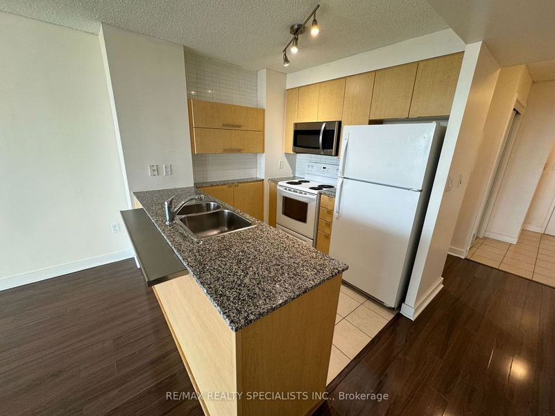 Preview image for 11 Brunel Crt #1111, Toronto