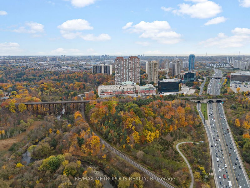 Preview image for 7 Concorde Pl #2810, Toronto