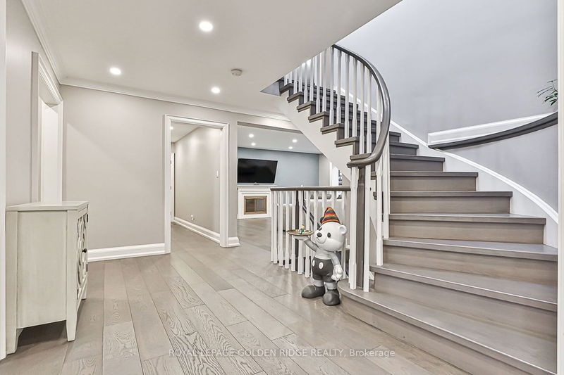 Preview image for 55 Riderwood Dr, Toronto