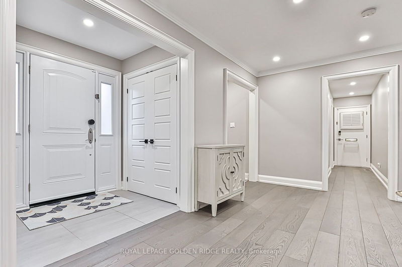 Preview image for 55 Riderwood Dr, Toronto