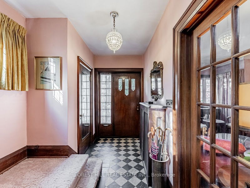 Preview image for 33 Austin Terr, Toronto