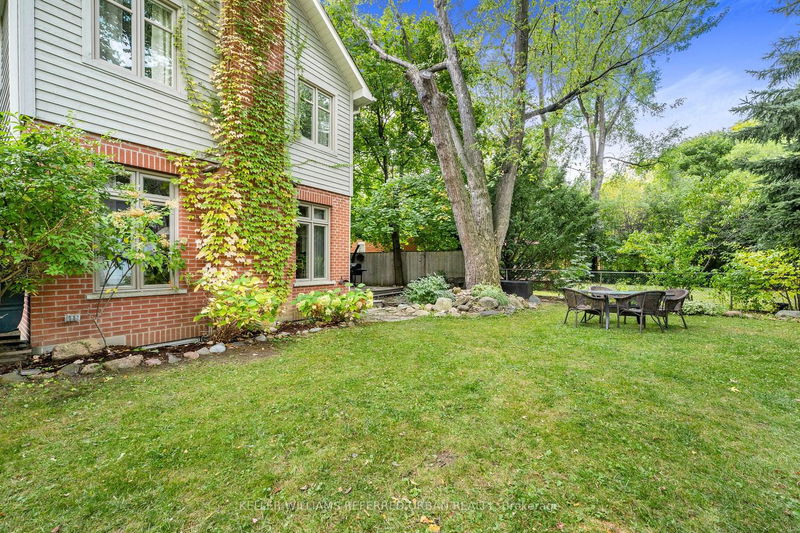 Preview image for 114 Anndale Dr, Toronto