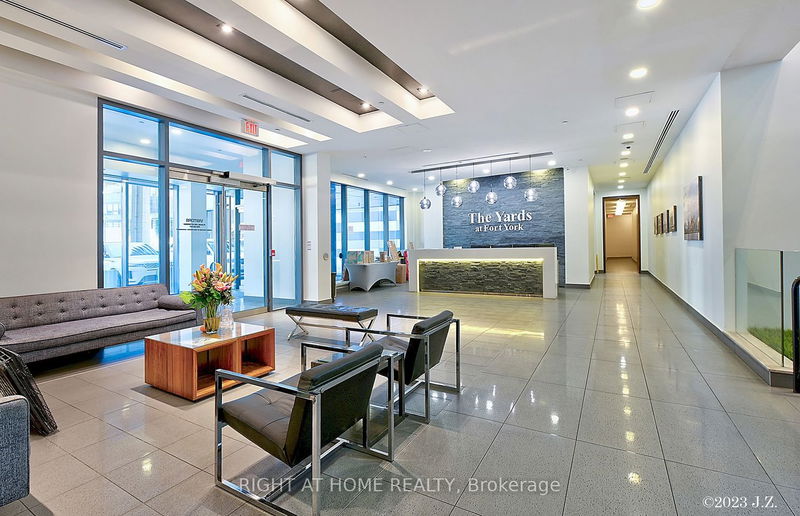 Preview image for 20 Bruyeres Mews #1707, Toronto