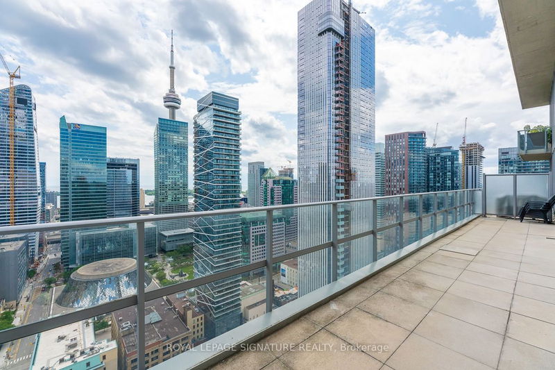 Preview image for 126 Simcoe St #Ph05, Toronto
