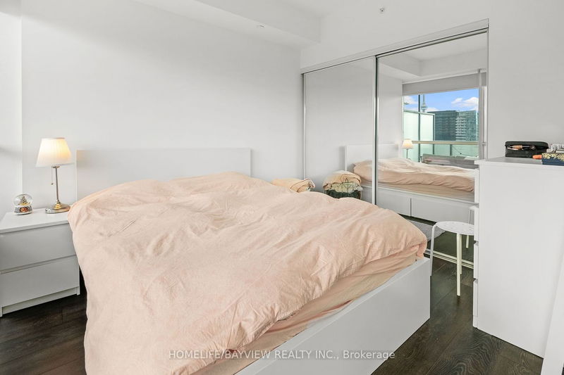 Preview image for 15 Grenville St #3310, Toronto