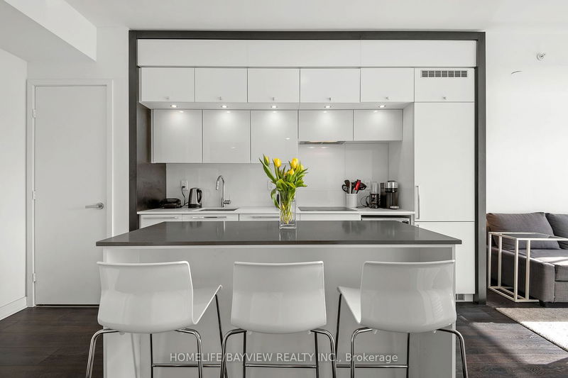 Preview image for 15 Grenville St #3310, Toronto