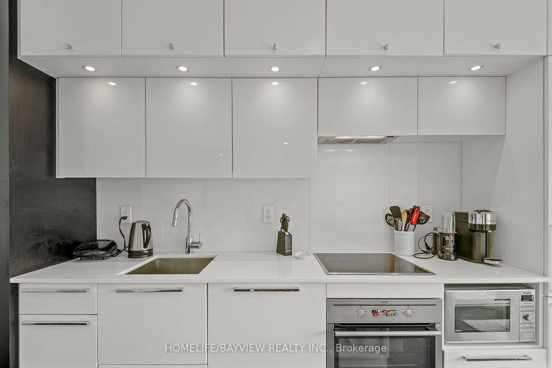 Preview image for 15 Grenville St #3310, Toronto