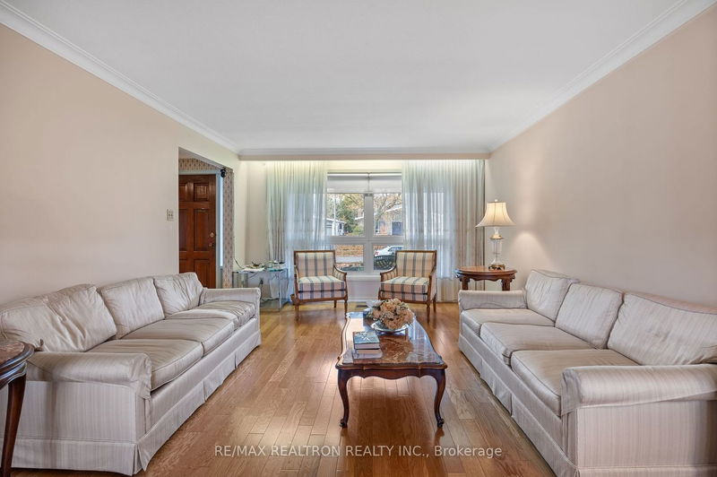 Preview image for 125 Charlton Blvd, Toronto