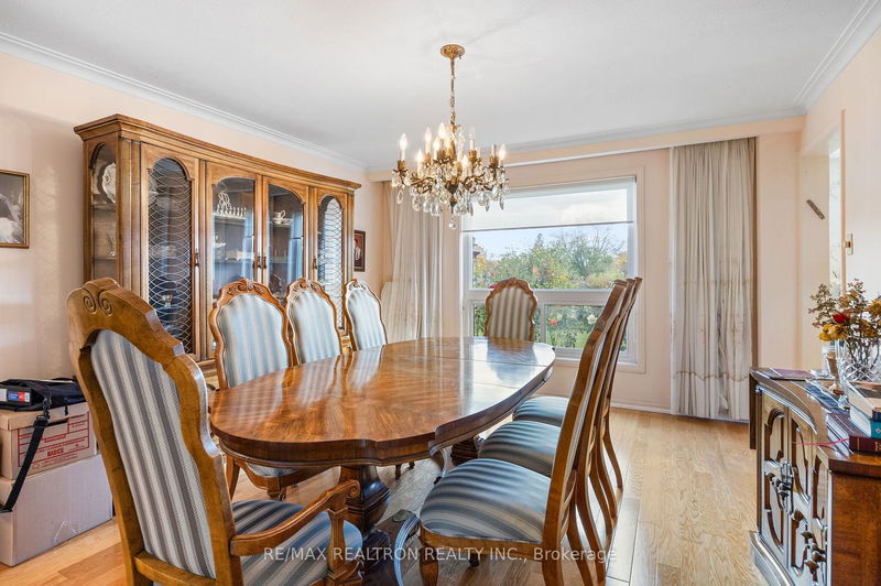 Preview image for 125 Charlton Blvd, Toronto