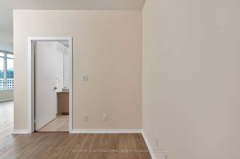 Preview image for 65 Bremner Blvd #2810, Toronto