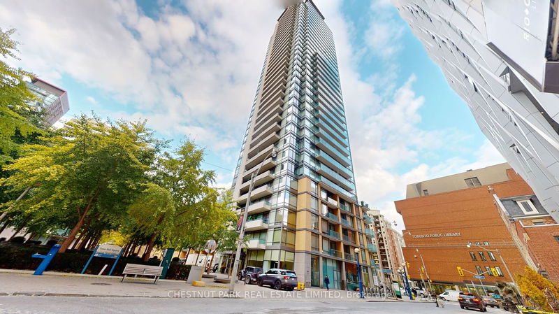 Preview image for 18 Yorkville Ave W #1606, Toronto