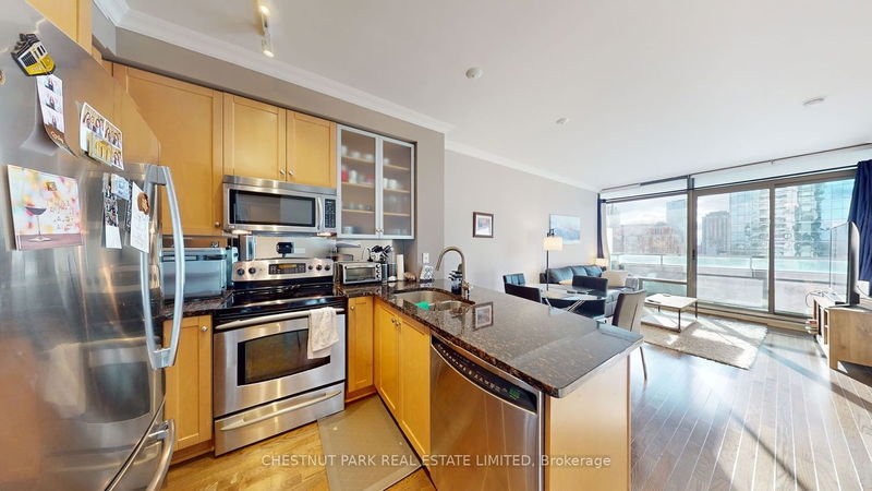 Preview image for 18 Yorkville Ave W #1606, Toronto