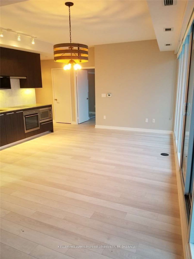 Preview image for 115 Mcmahon Dr #1812, Toronto