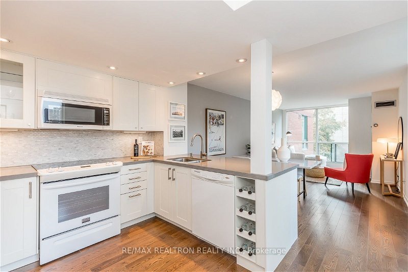 Preview image for 95 Prince Arthur Ave #525, Toronto