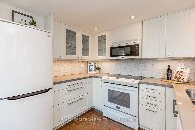 Preview image for 95 Prince Arthur Ave #525, Toronto