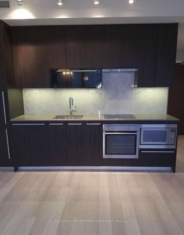 Preview image for 115 Mcmahon Dr #1812, Toronto