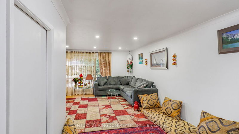 Preview image for 29 Cobham Cres, Toronto