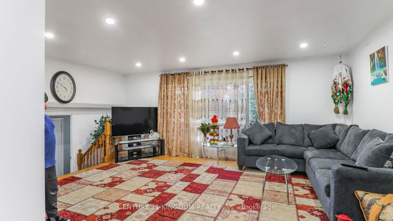 Preview image for 29 Cobham Cres, Toronto