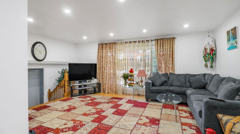 Preview image for 29 Cobham Cres, Toronto