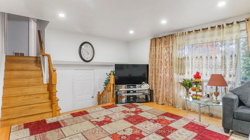 Preview image for 29 Cobham Cres, Toronto