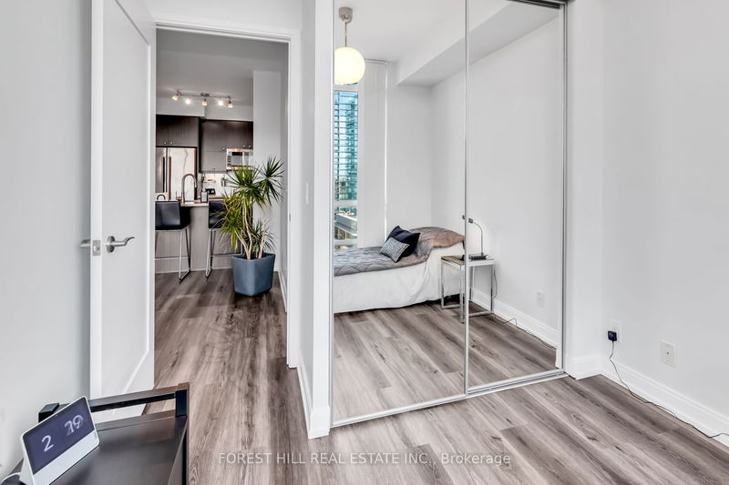 Preview image for 825 Church St #1701, Toronto