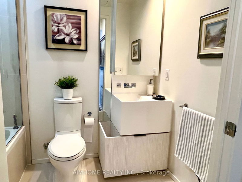 Preview image for 1 Bloor St E #3405, Toronto