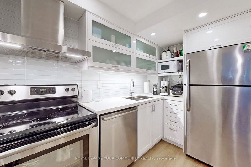 Preview image for 40 Scollard St #1504, Toronto