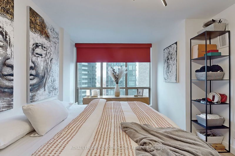Preview image for 40 Scollard St #1504, Toronto