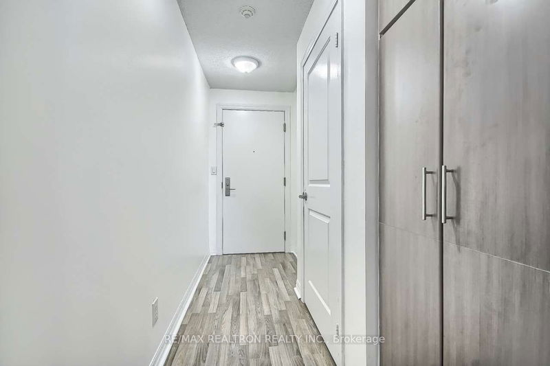 Preview image for 30 Herons Hill Way #901, Toronto