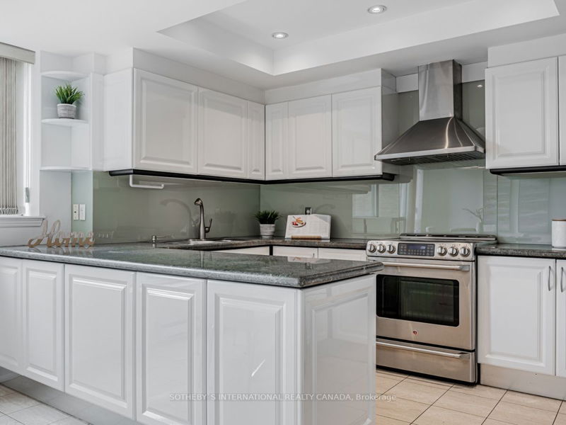 Preview image for 1132 Bay St #802, Toronto