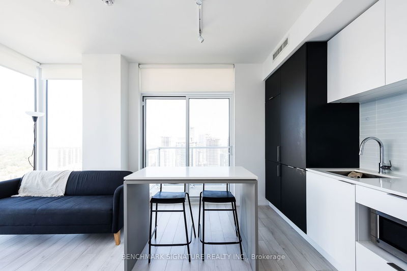 Preview image for 33 Helendale Ave #2303, Toronto