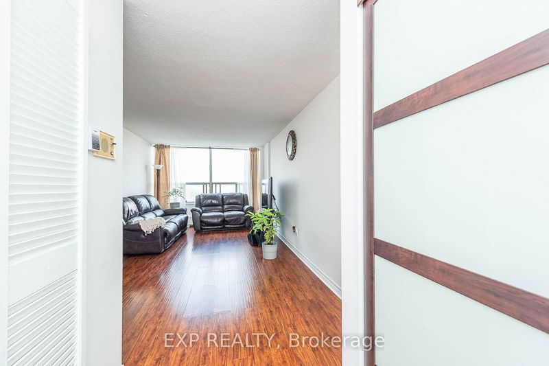 Preview image for 60 Pavane Linkway #1202, Toronto