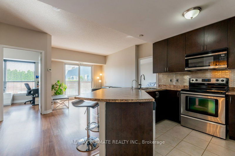Preview image for 872 Sheppard Ave W #703, Toronto
