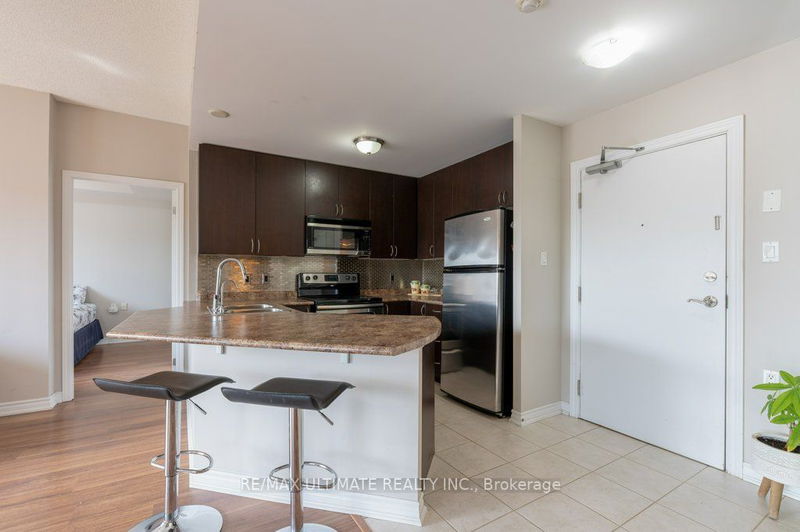 Preview image for 872 Sheppard Ave W #703, Toronto