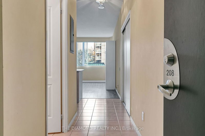 Preview image for 555 Yonge St #208, Toronto