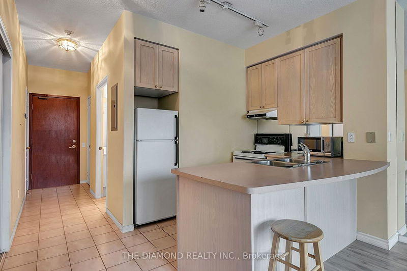 Preview image for 555 Yonge St #208, Toronto