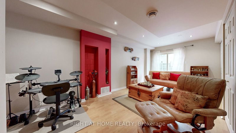 Preview image for 34 Rumi Cres, Toronto