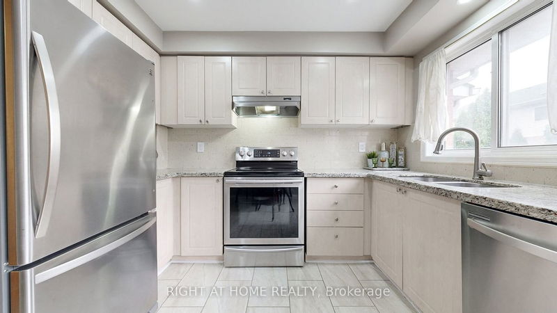 Preview image for 34 Rumi Cres, Toronto