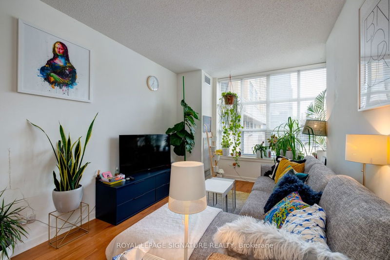 Preview image for 438 Richmond St W #209, Toronto