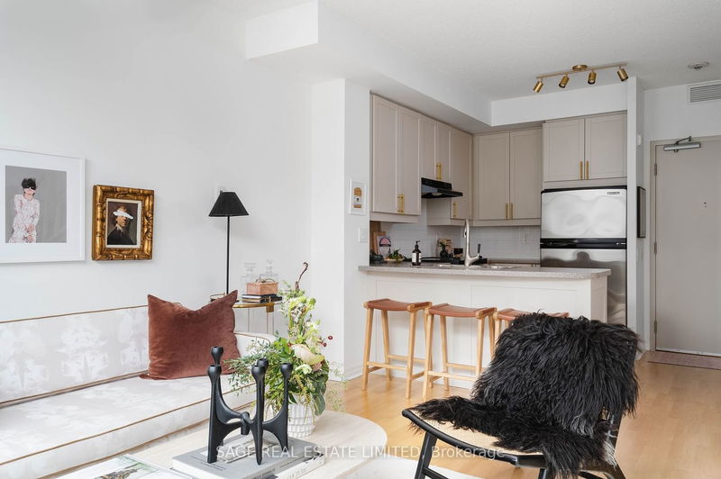 Preview image for 901 Queen St W #414, Toronto