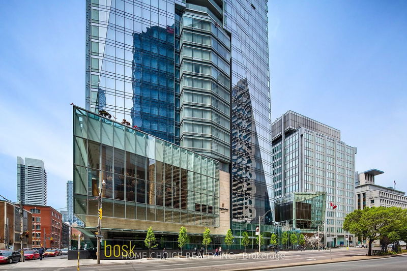 Preview image for 180 University Ave #2104, Toronto