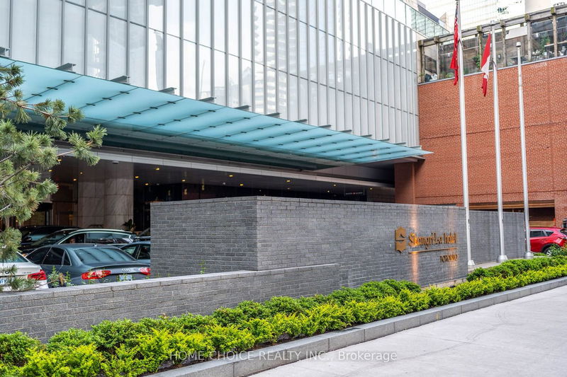 Preview image for 180 University Ave #2104, Toronto